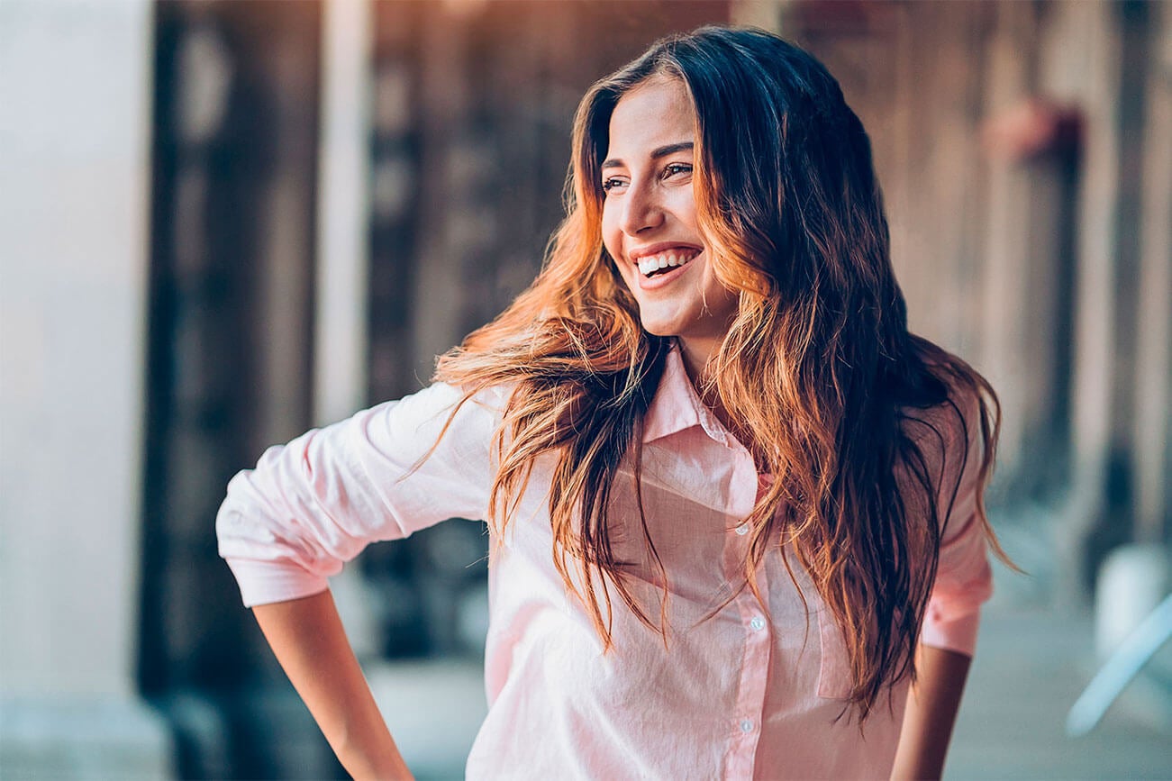 5 CUIDADOS BÁSICOS PARA UN CABELLO LLENO DE VIDA